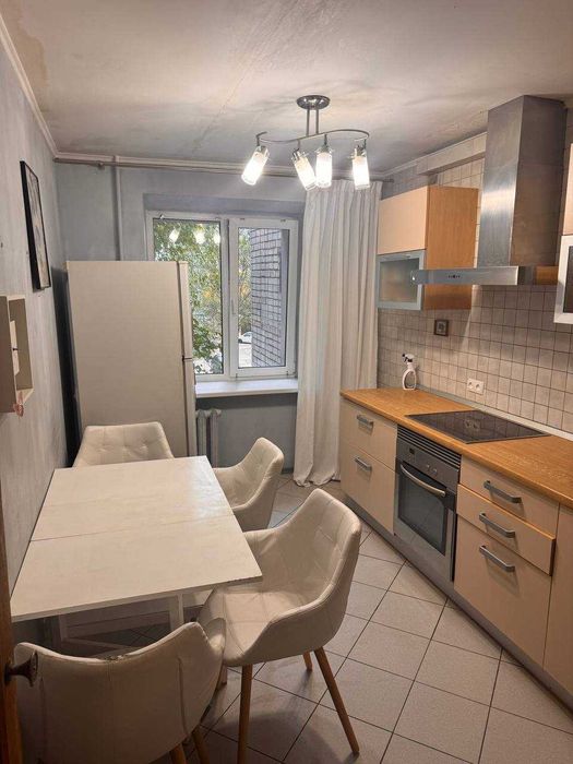 Продам  4 коинатную квартиру на  на Солнечном,пер. Белостоцкого д. 20