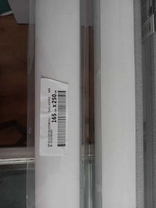 Cortinados de rolo opacos novos