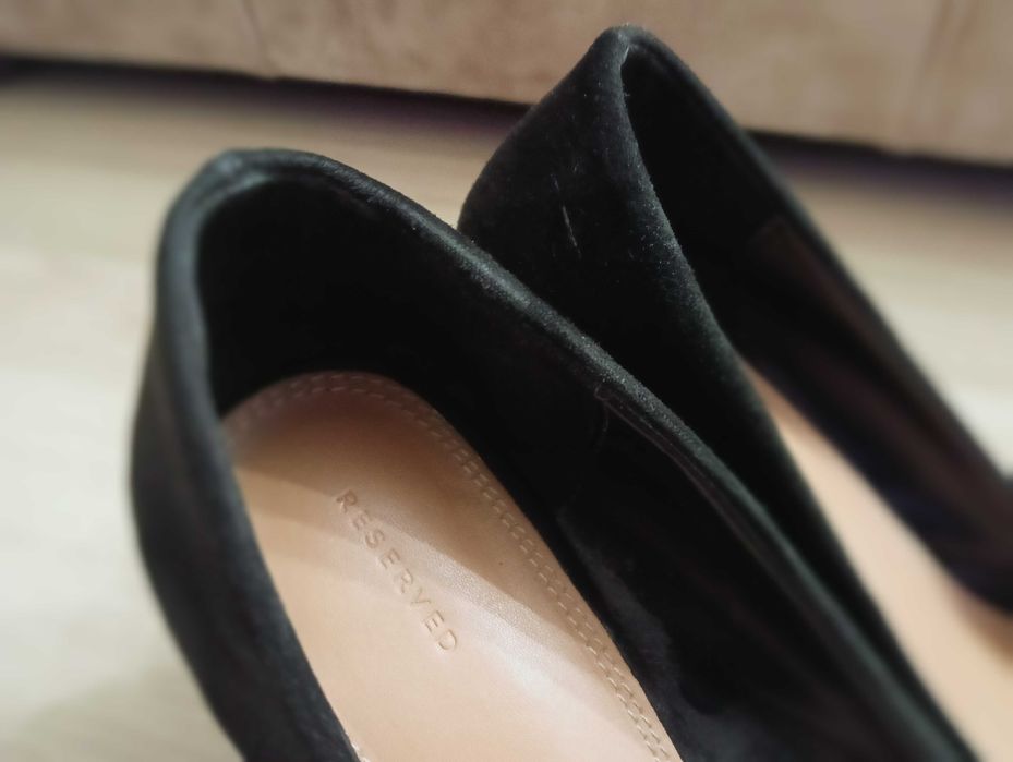 Damskie, czarne, eleganckie buty na obcasach