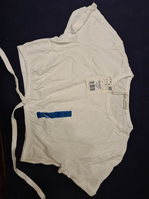 Nowy krótki top, biała koszulka Pull&Bear z tasiemka na brzuchu