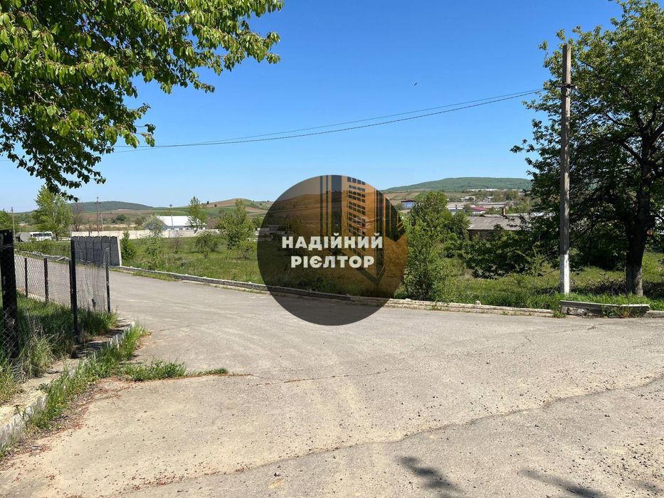 Продається земельна ділянка з готовими фундаментами