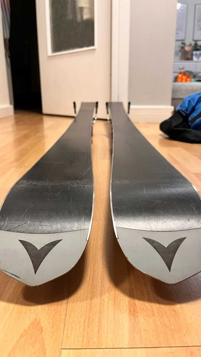 Narty Zjazdowe Dynastar 160 cm