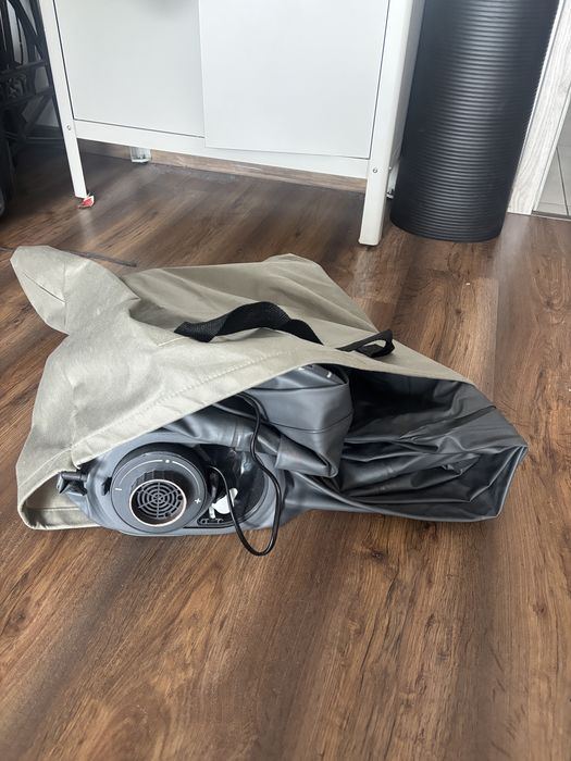 Materac dwuosobowy Intex / pompka elektryczna