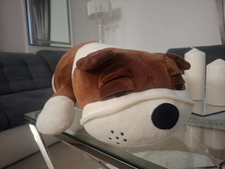 Przytulanka i koc w kształcie psa. Nowe bez metek.