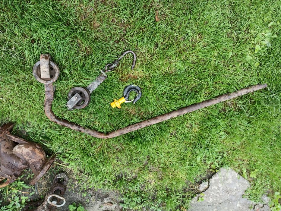 Крюки на лебьодку