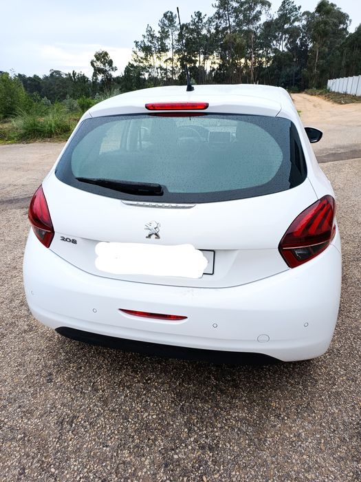 Peugeot 208 1.6 HDI 75cv