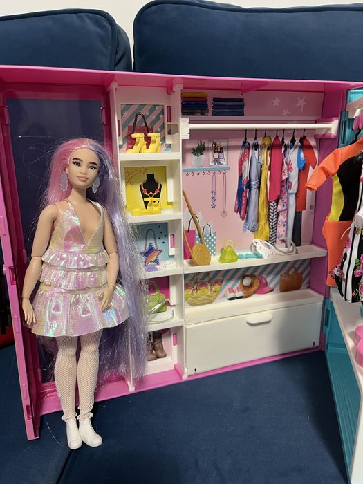 Szafa marzeń Lalka Barbie + Barbie extra + piesek