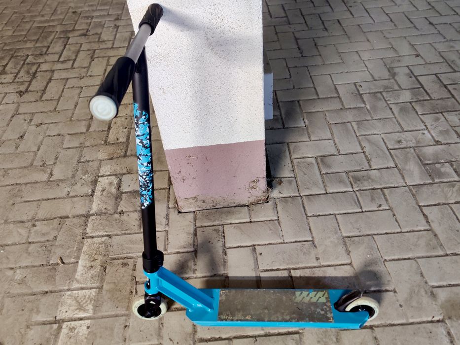 Hulajnoga wyczynowa rampa pump track Decathlon oxelo