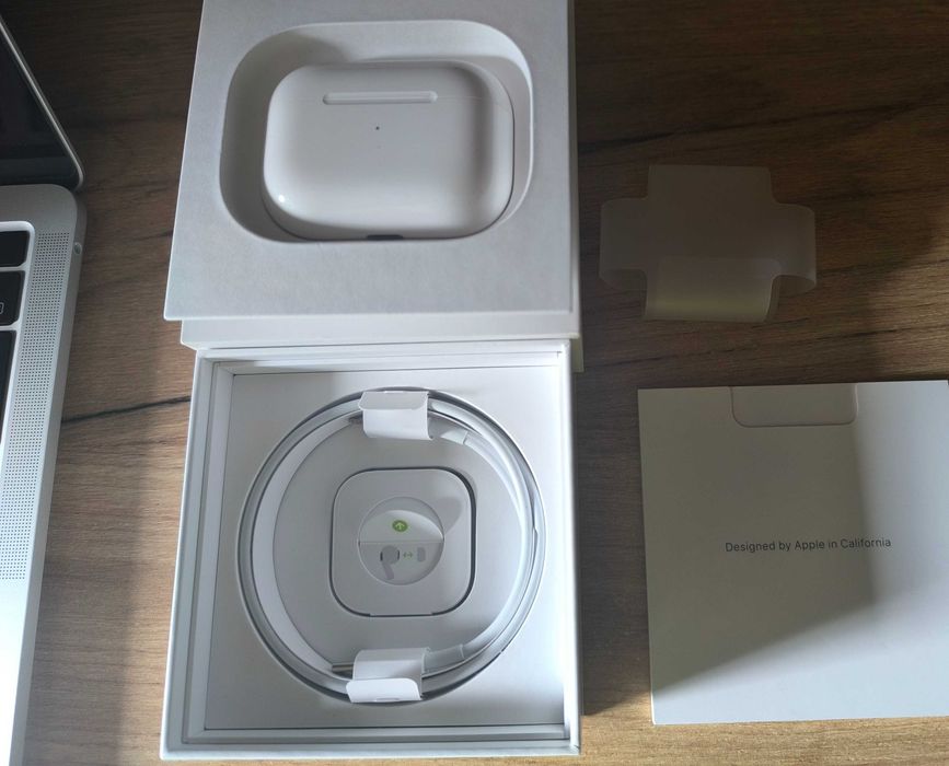 Apple AirPods Pro with Wireless MagSafe Charging Case