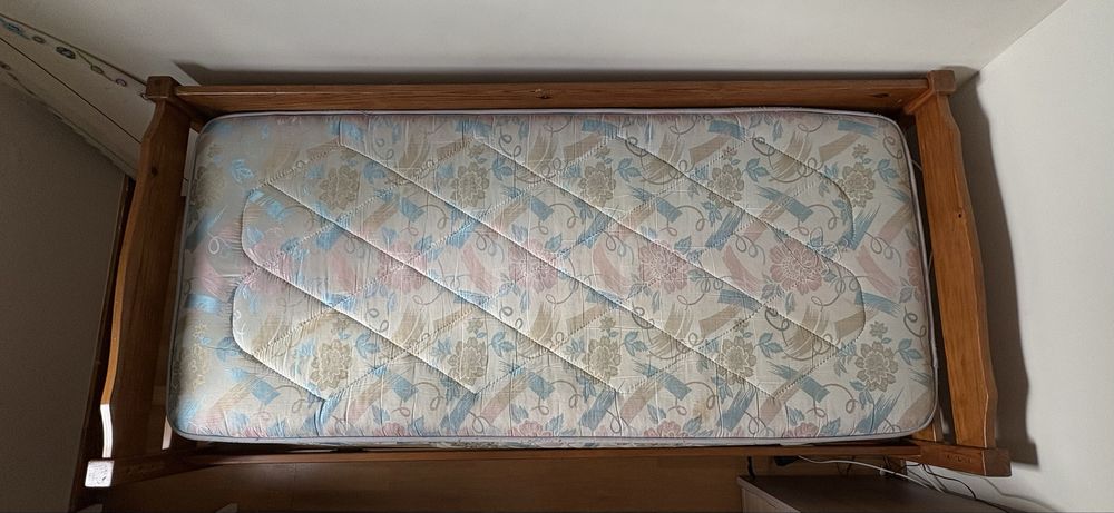 Cama de solteiro+ colchão