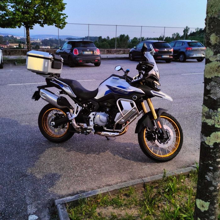 Voge 900 DSX como nova