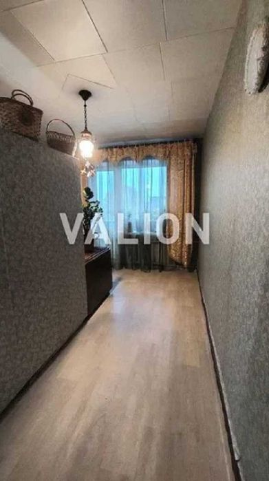 Продаж 1к квартири на вул. Набережно-Лугова 3, Подільський район