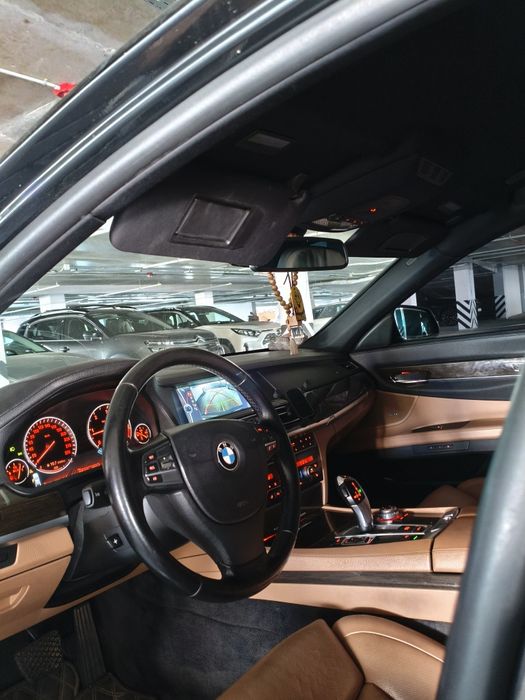 Продам БМВ ф01 740d