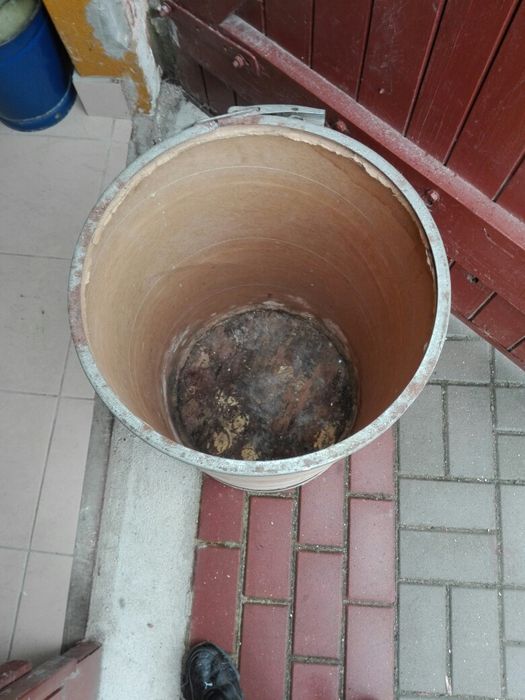 Stara beczka bez dekla