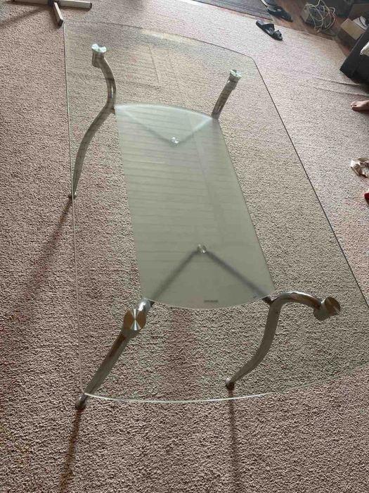 Продам стеклянный стол