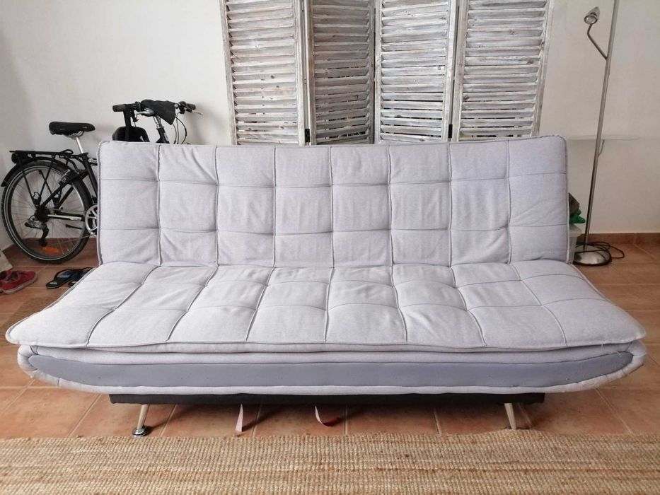 Sofá cama cinzento