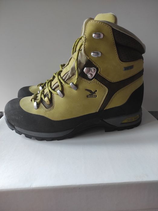 Salewa ботинки vibram . Нові абсолютно .