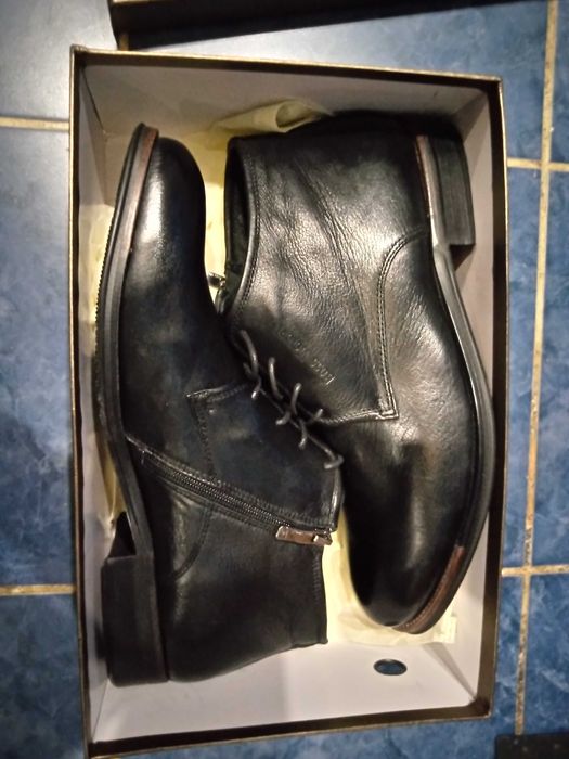 Продам кожаные зимние ботинки Boss Victori