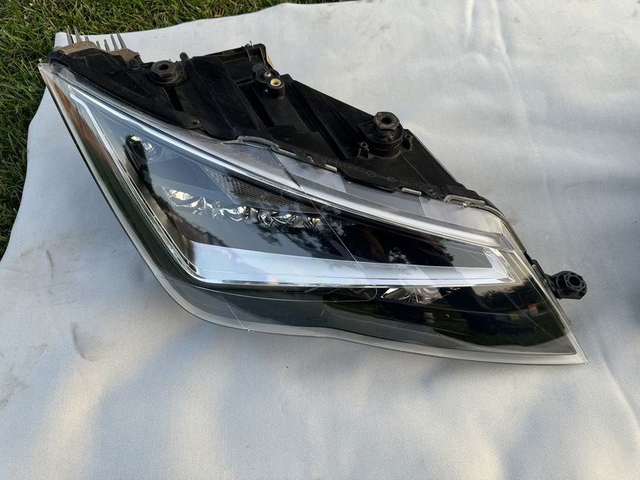 Seat Leon 3 III Refelktor Full Led Lewy Prawy Lampa 5F1