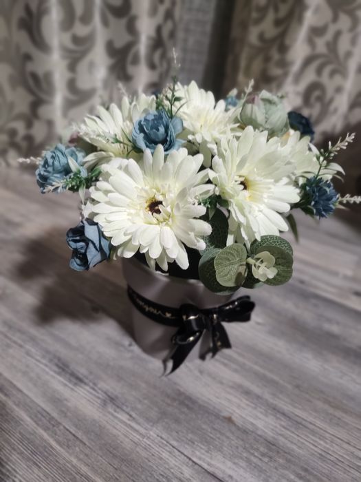 Штучні квіти . Букет квітів. Букет цветов .