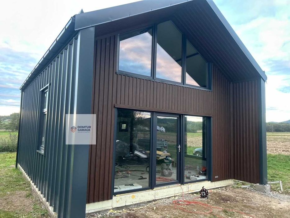 Domki garaż budynek ocieplany z płyt warstwowych