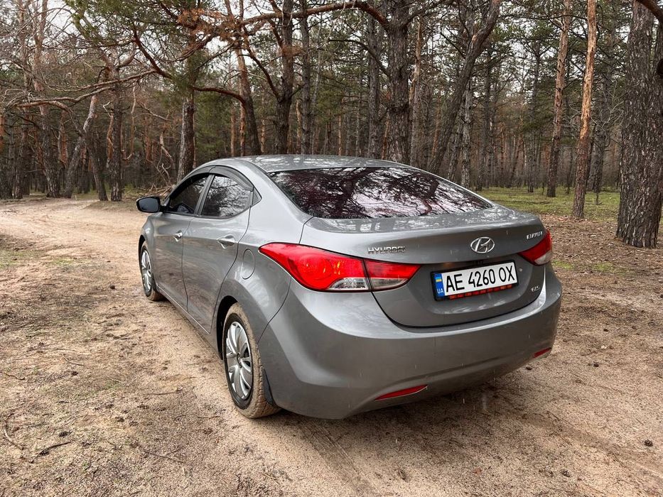 Hyundai Elantra 2012