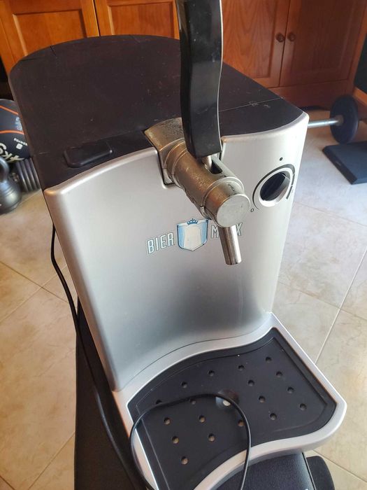 Dispensador de cerveja BIER MAXX - Necessita de reparo.
