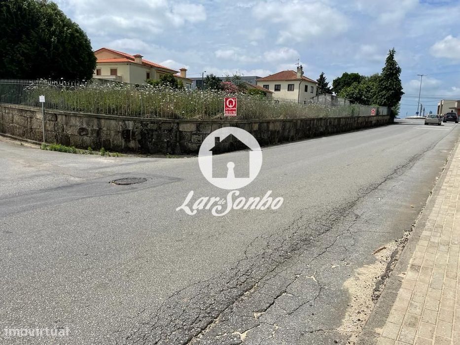 Terreno de construção p/ moradia individual com 861m2 em Balazar