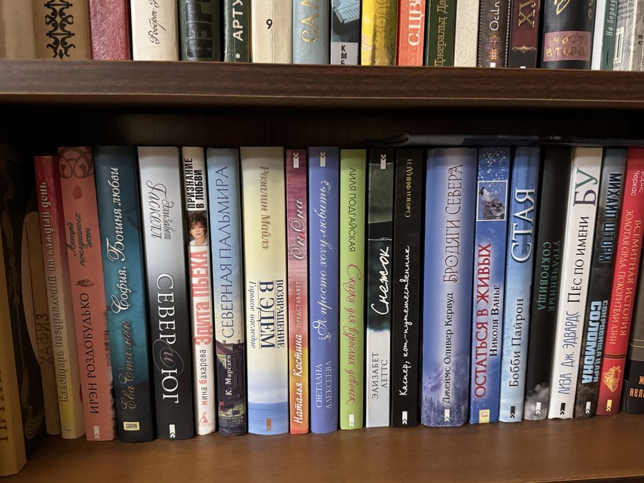 Набор книг , большая библиотека