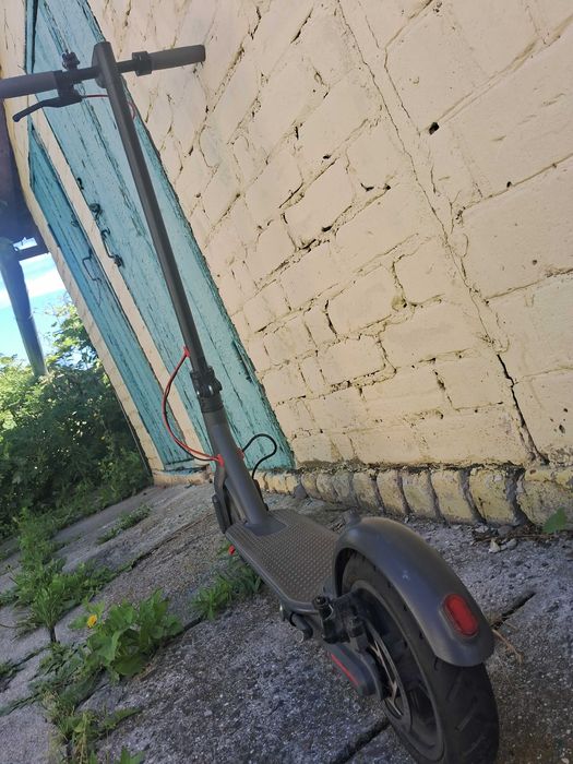 Продам електросамокат  Kugoo 365 в гарному стані. Новий потужний акум.