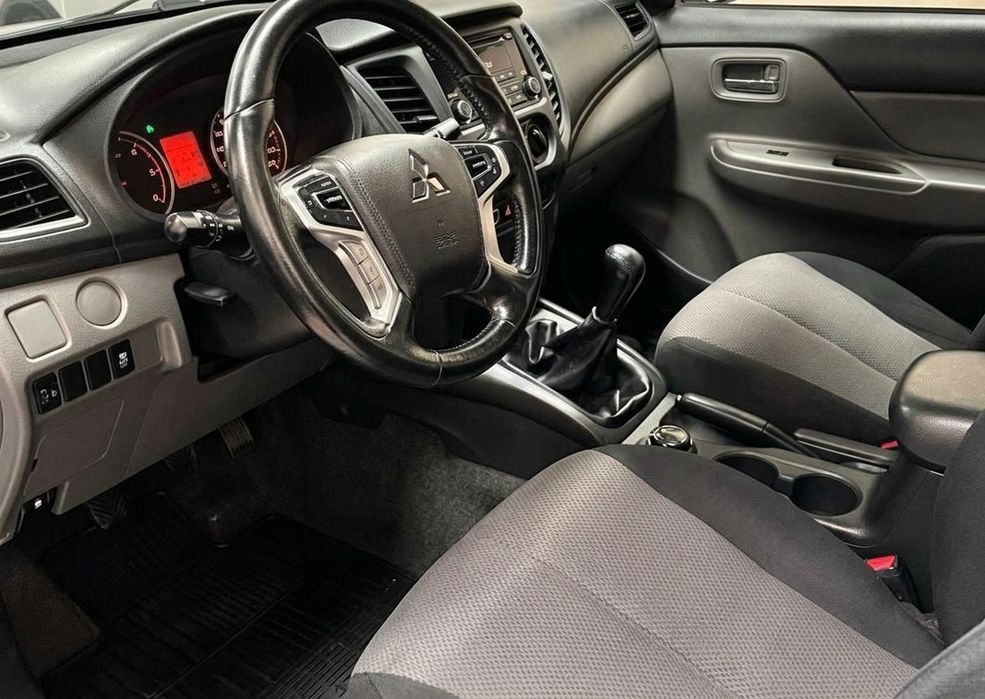 Mitsubishi L200 2.4 DI-D 4WD · Ano 2018