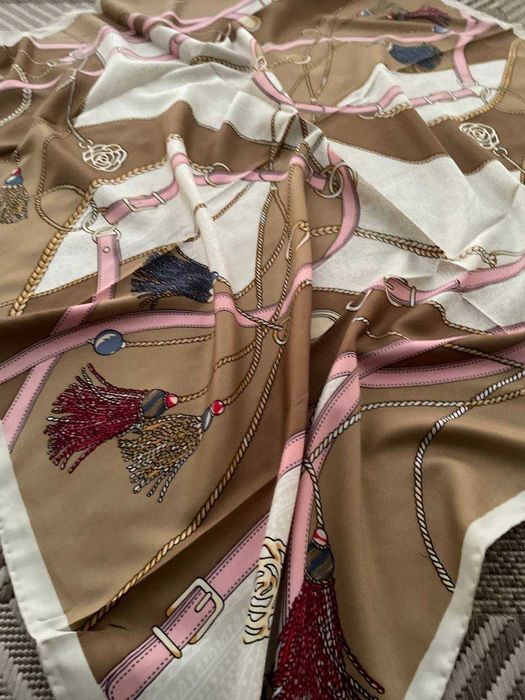 Платок Шелковый в стиле Hermes 90/90см бежевый