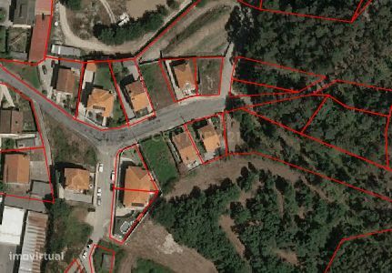 Terreno Urbano com 319 m2 em Fonte Arcada