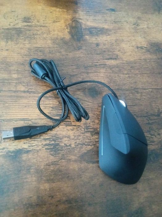 Myszka pionowa przewodowa