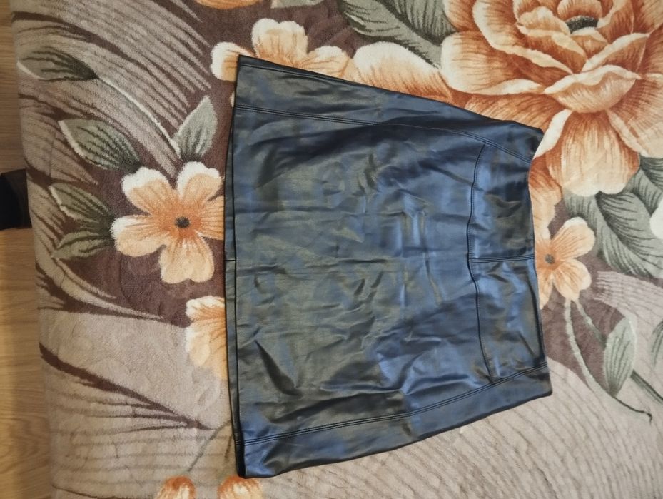 Продаю кожну спідницю