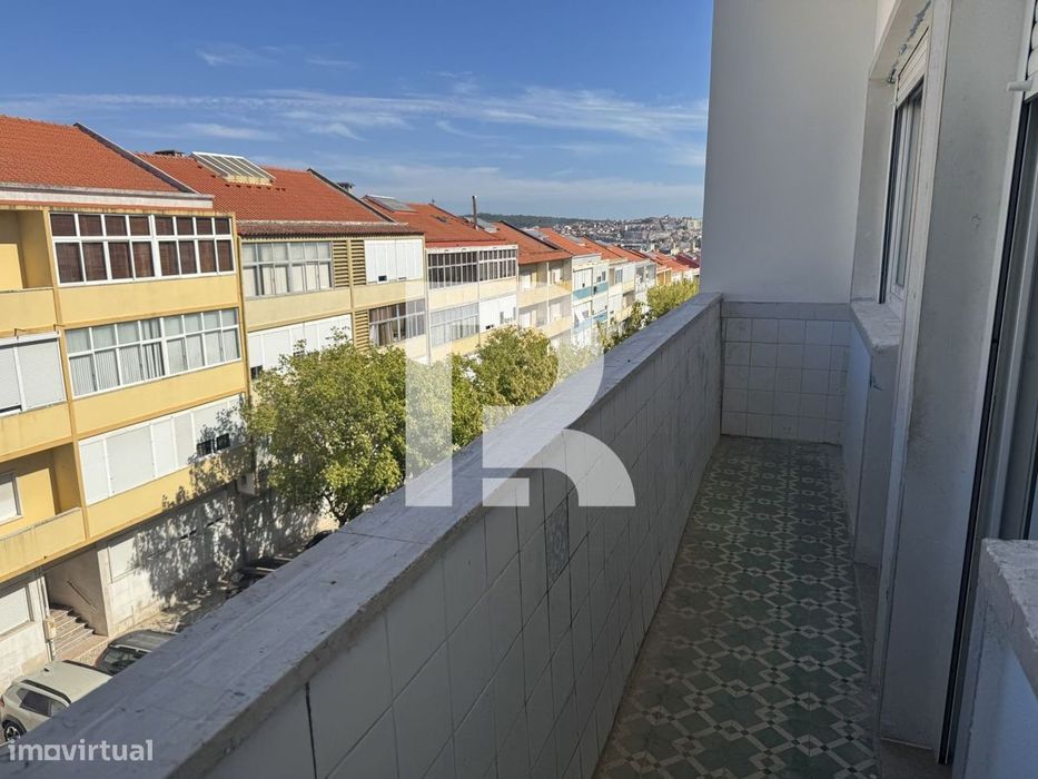 Apartamento T2 totalmente remodelado na Falagueira