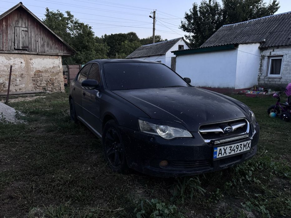 Субару легасі 2004 року