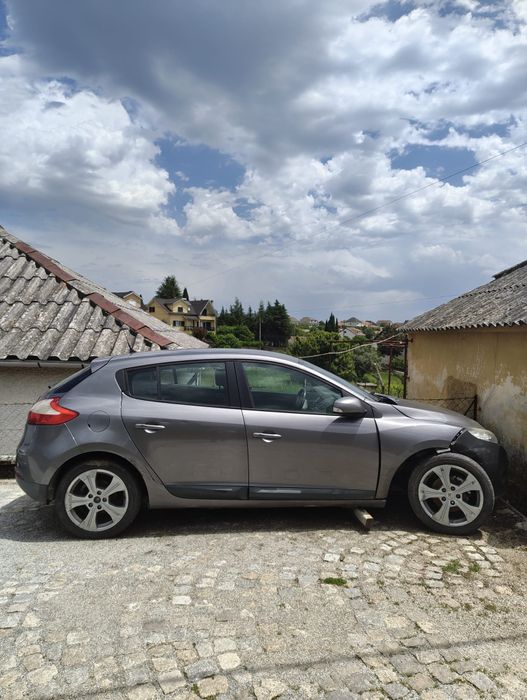 Renault Mégane III Fase 2 — Para Reparação ou Inteiro para Peças