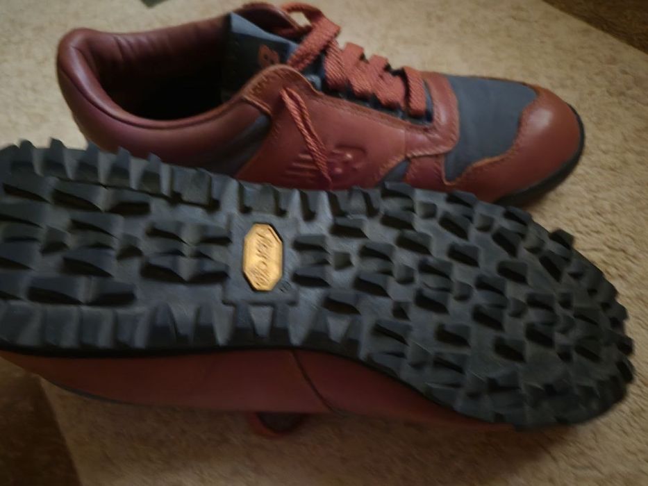 Черевики New Balance Rainier для хайкінгу та туризму.