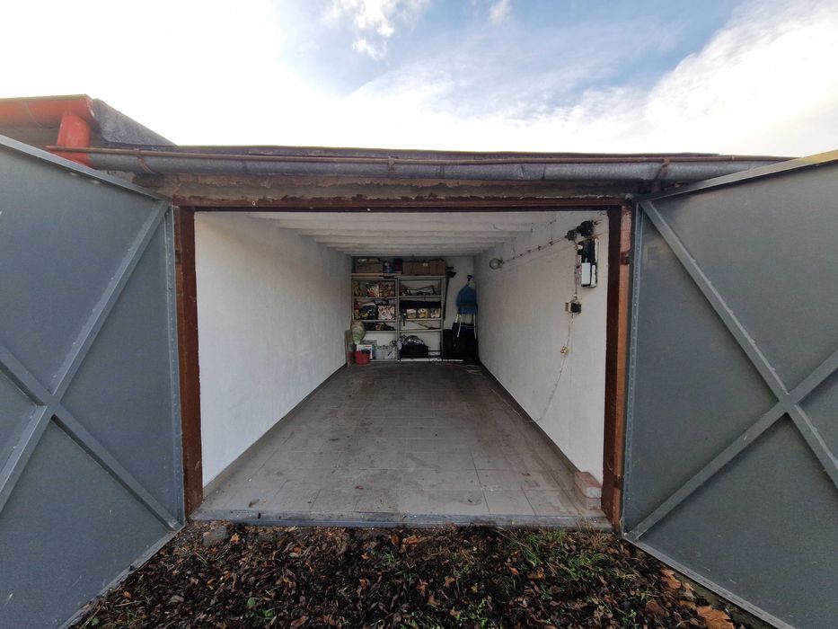 Garaż - Świdnica, Ceglana