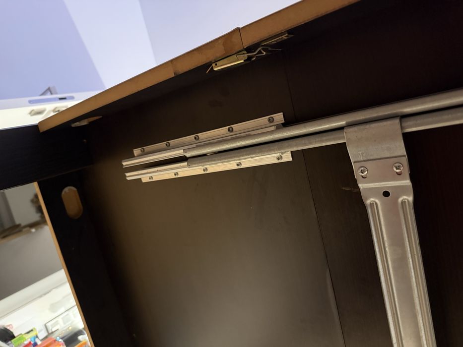 Stół brązowy do salonu