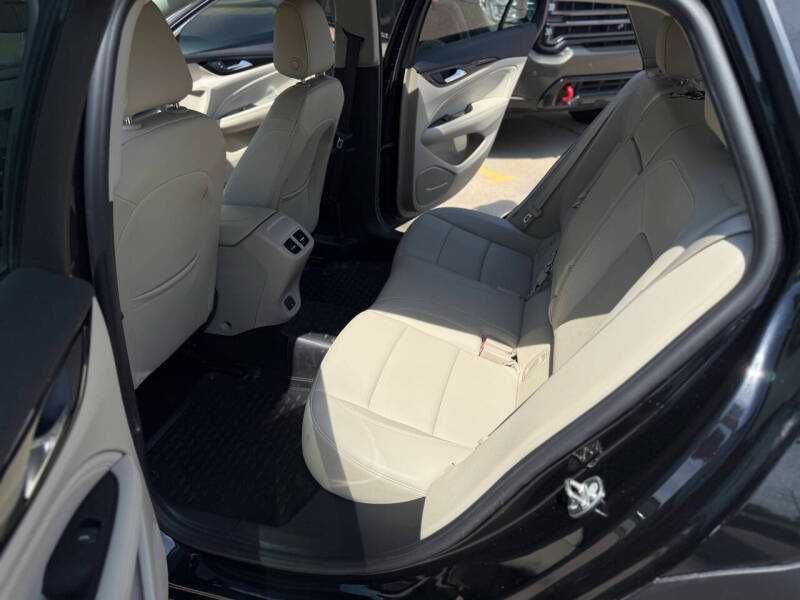 2018 Buick Regal TourX Essence