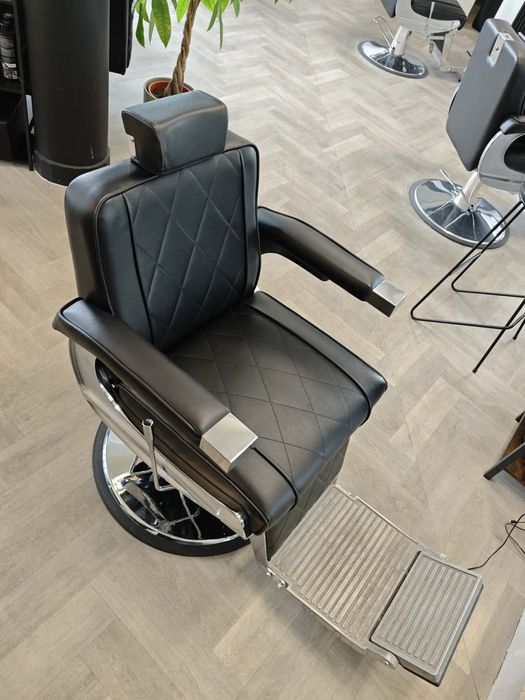 Fotele barberskie uzywane w bardzo dobrym stanie