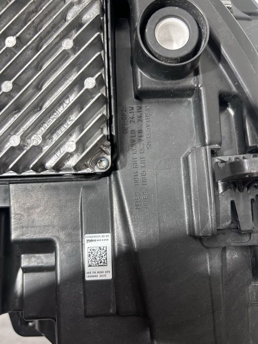 przedni lewy reflektor Matrix LED do Audi A3 / S3 / RS3(nr części:8Y0941035H)
