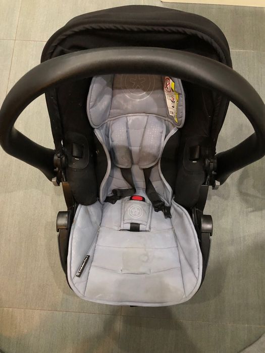 Fotelik samochodowy z bazą ISOFIX