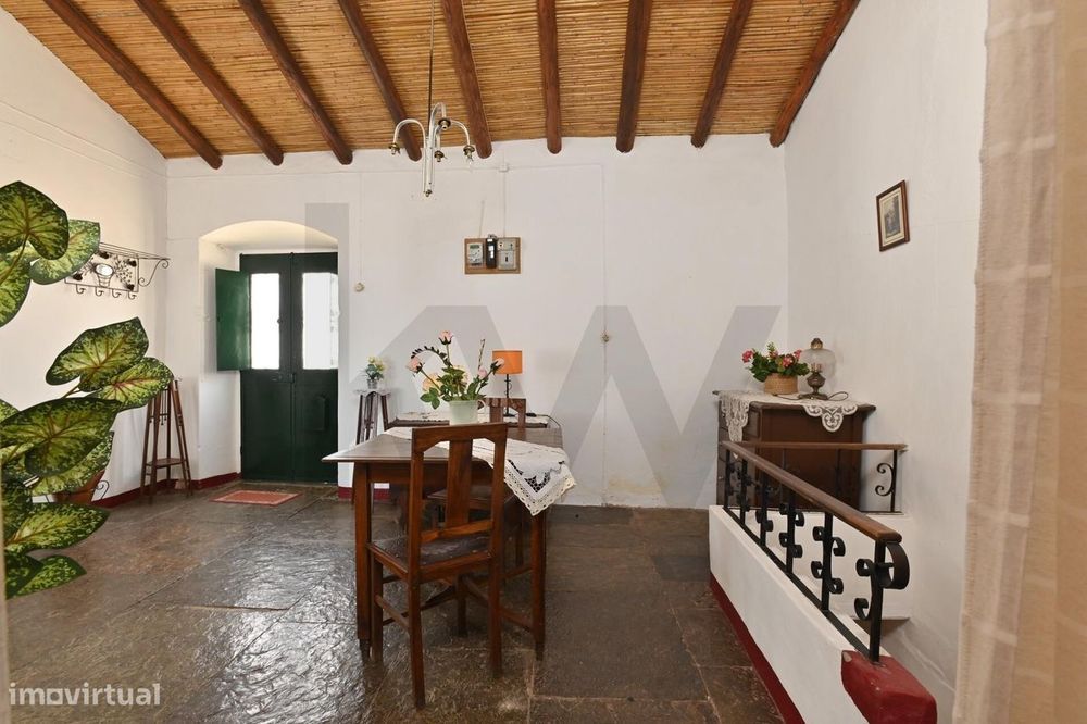 Moradia Alentejana com Terraço, Cave Ampla e Churrasqueira – Barrancos