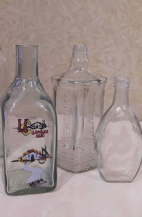 Винная бутылка без этикеток