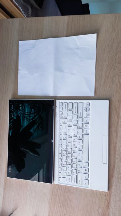 Sony Vaio  10 cali. Laptop. 3G micro sd usb