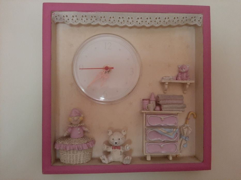 Quadro de parede com relógio (menina)