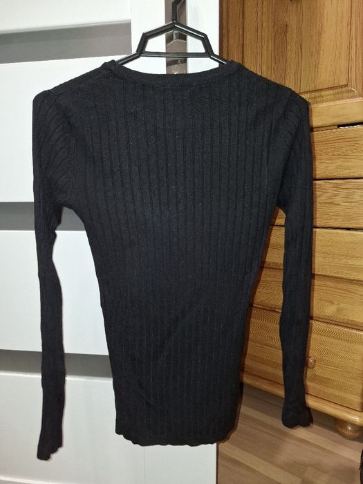 czarny sweterekk